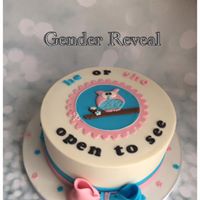 Gender reveal taart
