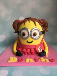 Meisjes Minion taart