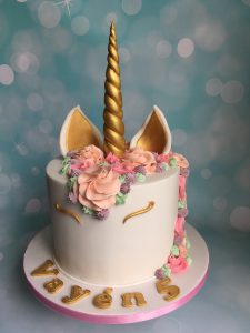 Unicorn fondant taart